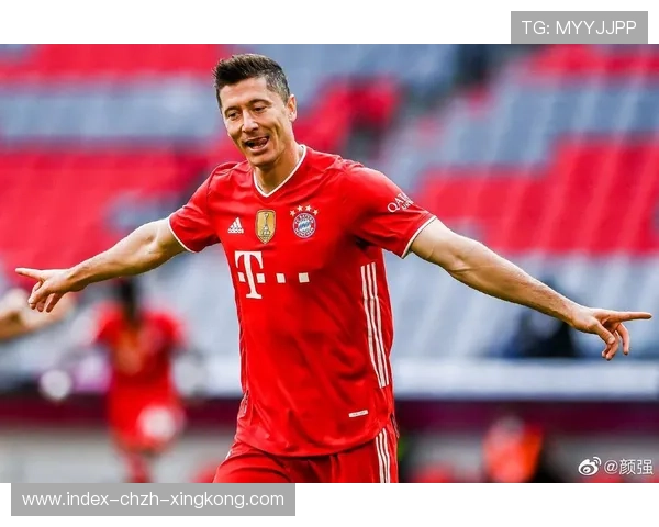 莱万底线打门被挡后再射，拜仁攻势连绵不断：激情与实力的完美碰撞